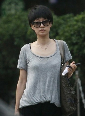 二十几岁法令纹特别明显是为什么,为什么比同龄人法令纹特别重