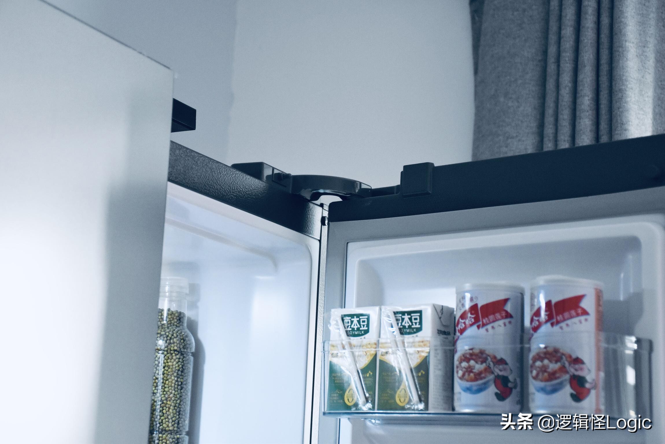 冰箱门内嵌触控屏，451L大空间，全屋家电互联，这款冰箱真秀