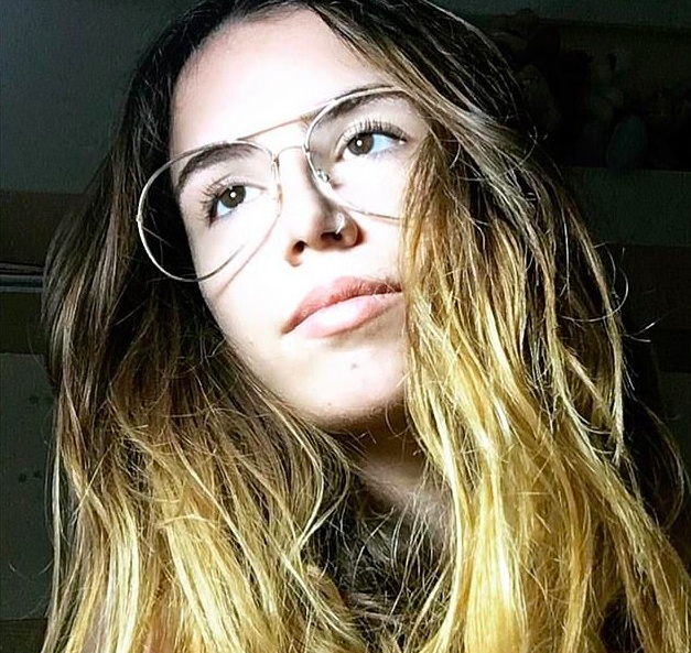 24岁女生长腿毛,25岁女生长腿毛