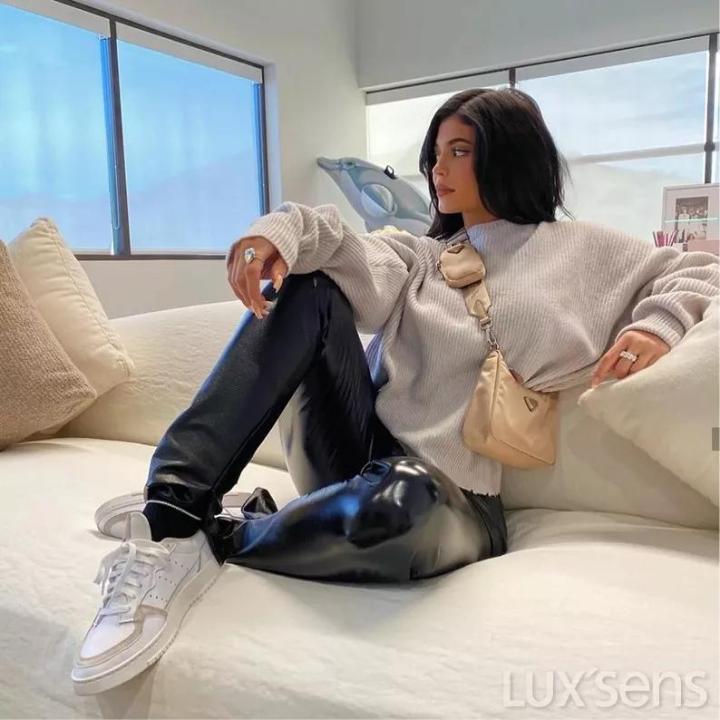 一只包当两只用？怪不得时髦人士抢着背