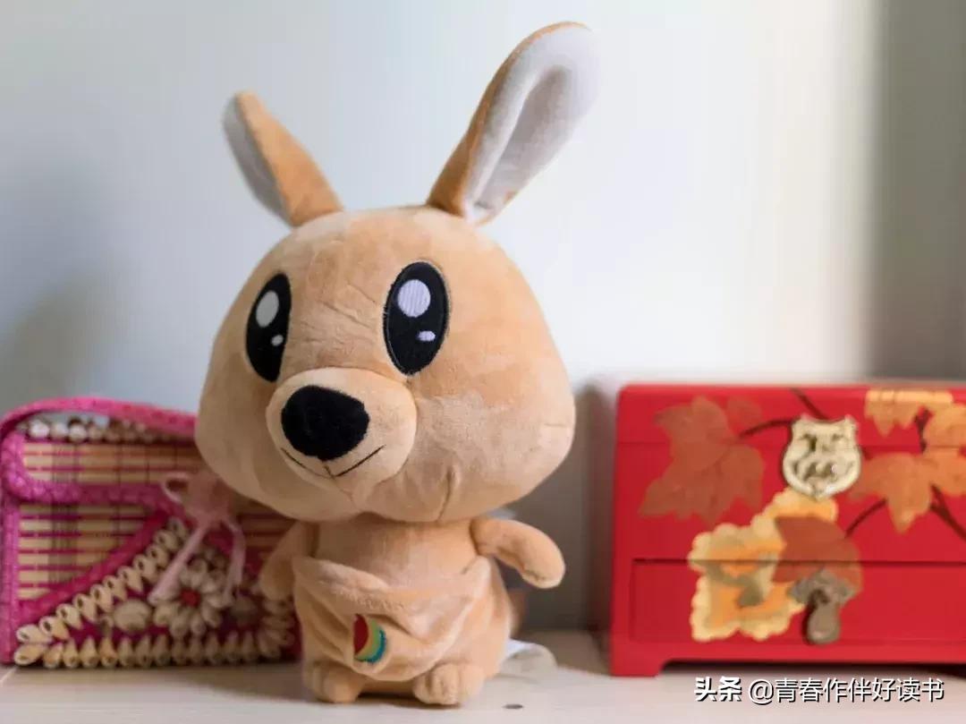 50定焦小痰盂镜头怎么调远近,50mm定焦镜头是小痰盂吗