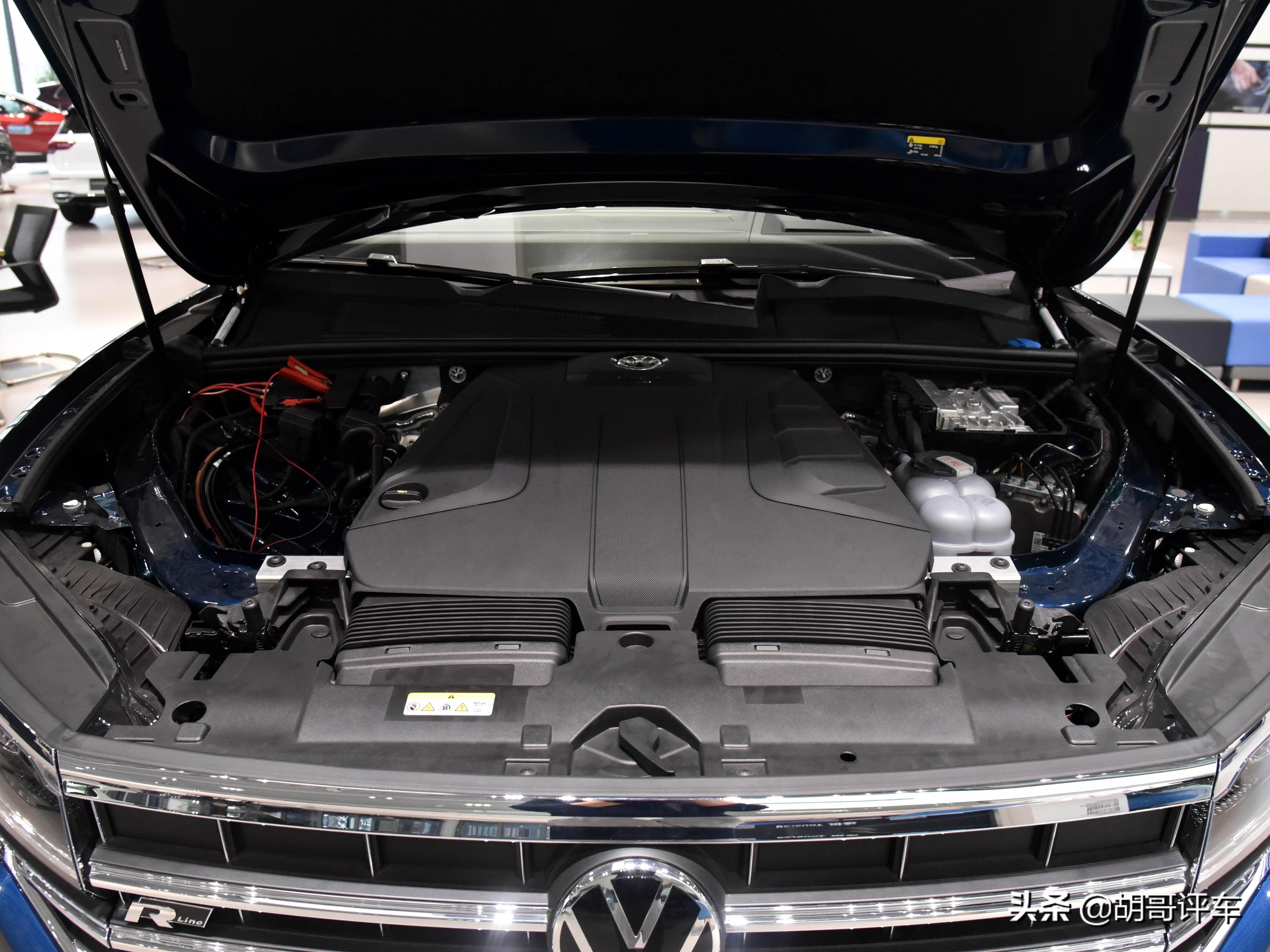 新款大众途锐2.0t四驱测试,四驱豪华中型suv推荐