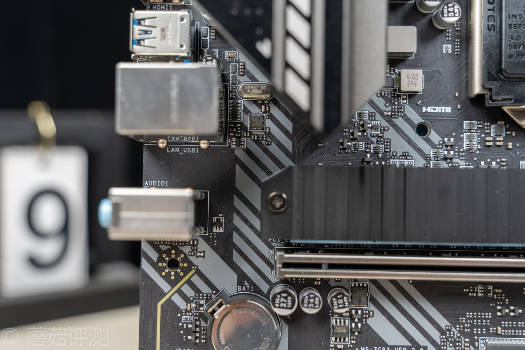 不以电感数量，论供电能力好坏、微星B460M火箭炮主板评测
