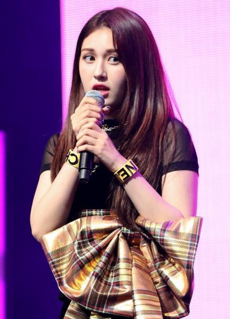 somi综艺跳solo,somi翻跳怪火