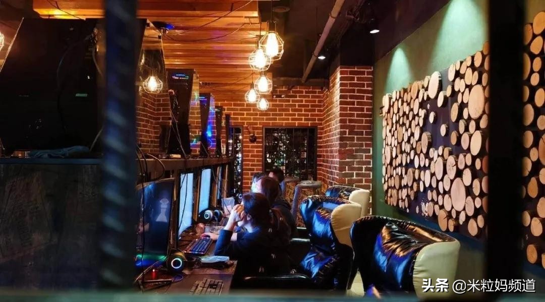 孩子上三年级妈妈该不该辞职在家,三年级妈妈要辞职做全职妈妈么