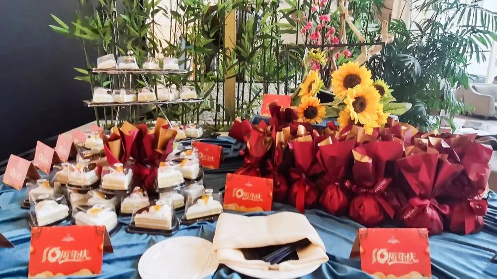 西安华山国际酒店是哪年建成,华山国际酒店建成时间