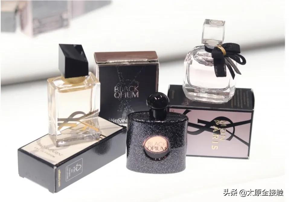 挤爆柳巷！排队才能进的ONLYWRITE终于开到太原了