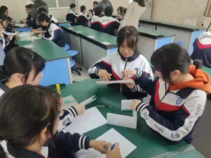 河北师大附属实验中学举办学生科普周活动