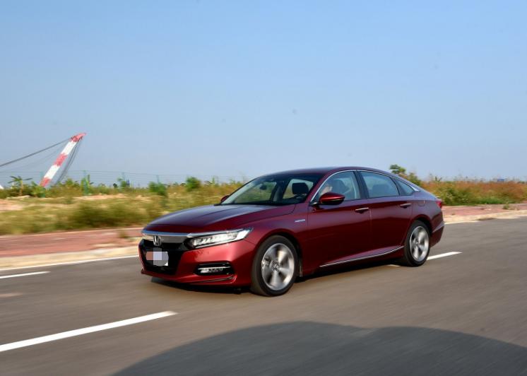 本田雅阁2020款和凯美瑞试驾,本田雅阁对比凯美瑞试驾