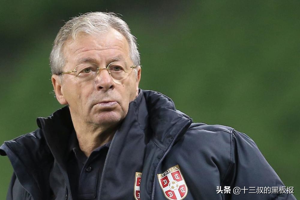 致敬那些逝去的足坛传奇,这些年逝去的足球传奇