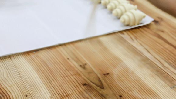 怎么吃都不重样的牛角包，一口咬下去，外酥内软，软绵不失嚼劲