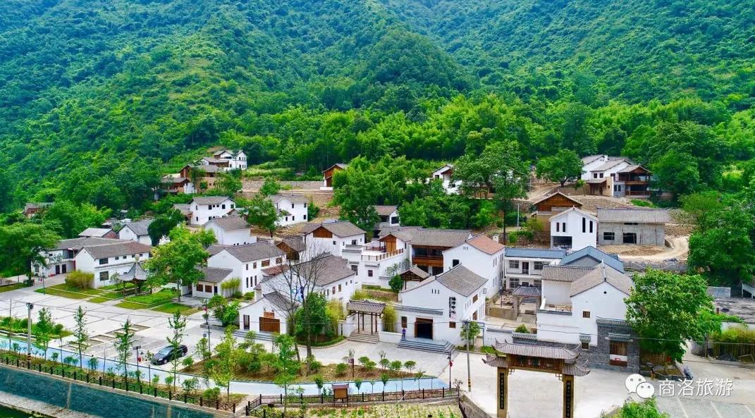 秦岭深处绝美村落,秦岭深处一座美丽的世外桃源