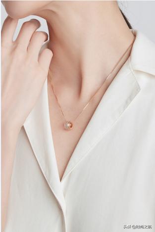 精致又有存在感的项链,有一款简单有品位的项链