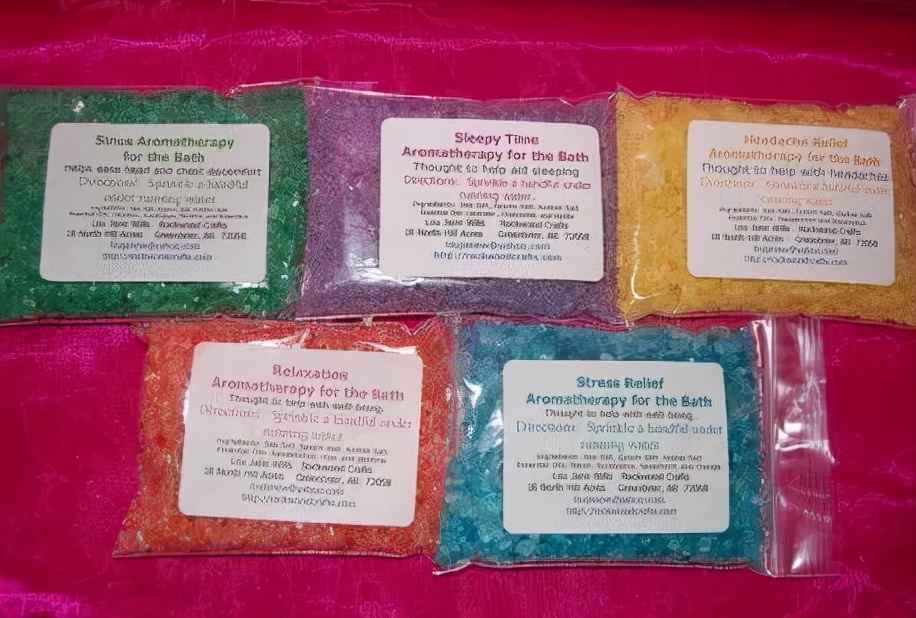 他们把“浴盐”吃了，然后变成了“丧尸”