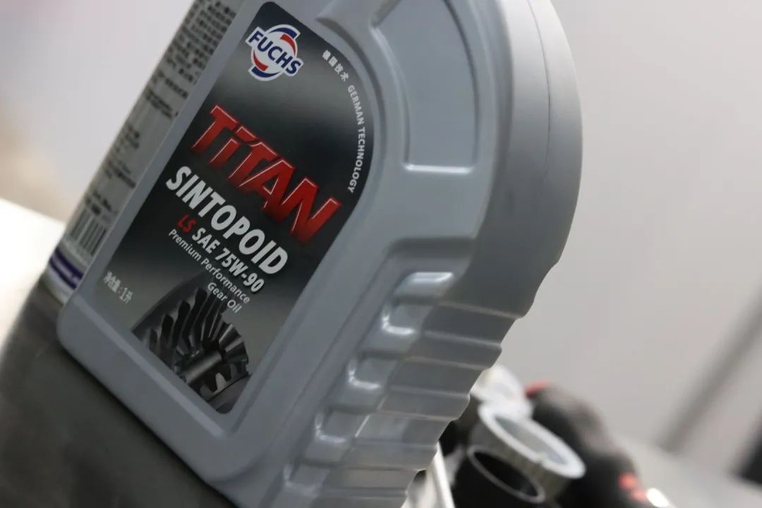 14年英菲尼迪g25拆车视频,英菲尼迪g25整备翻新