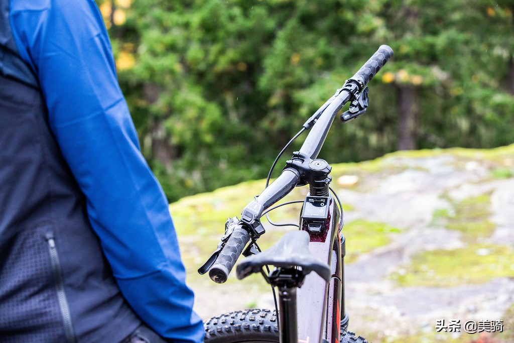 trek电助力山地车价格,trek顶级山地车fuel9.9黑武士