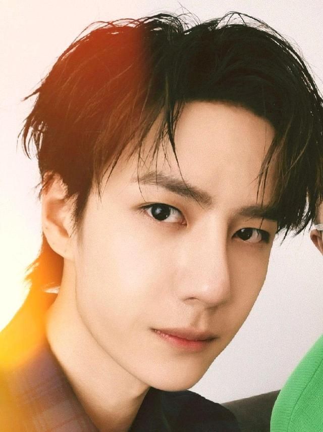 王一博发布会和粉丝互动 (王一博对粉丝的暖心举动)