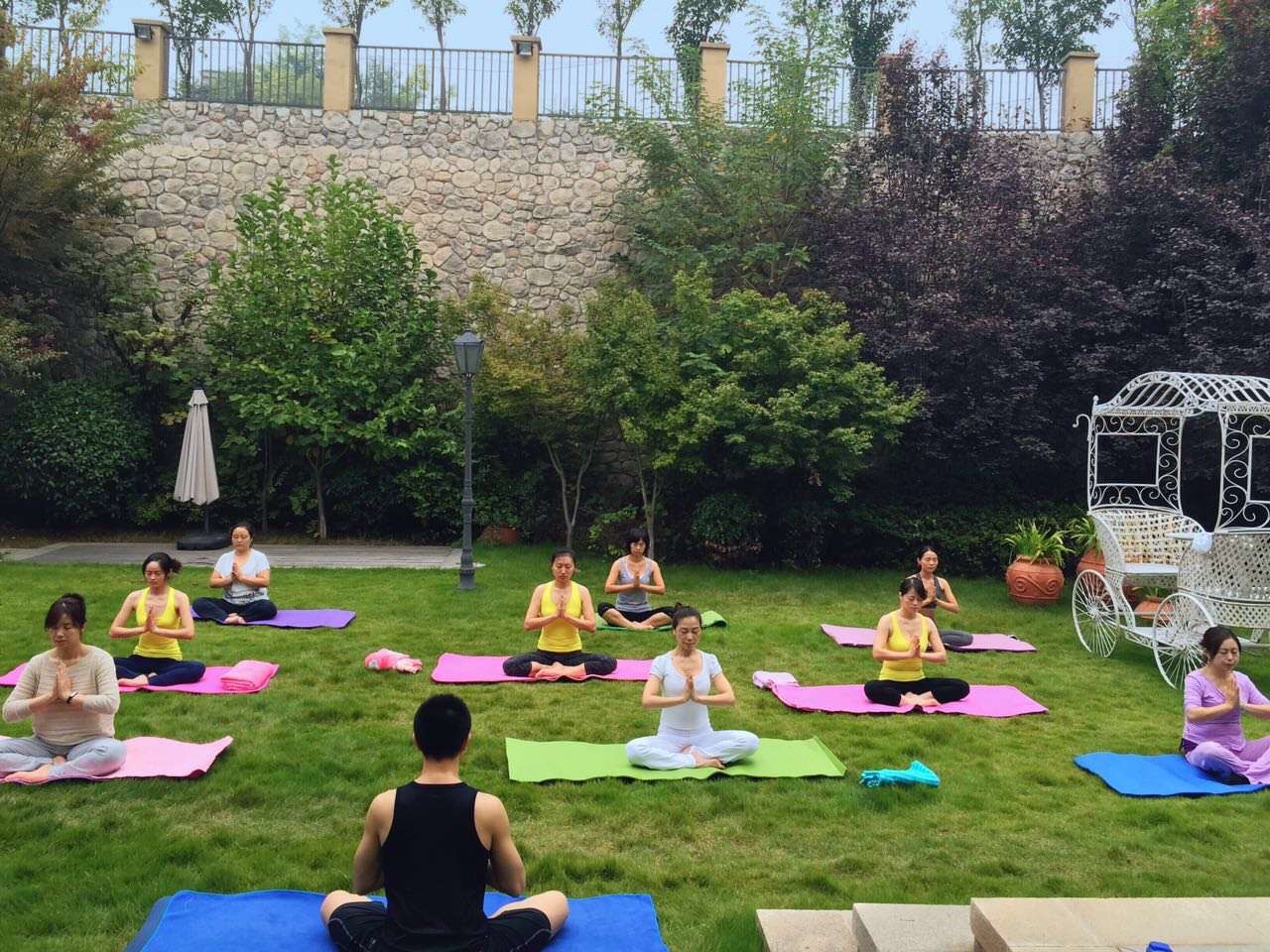 瑜伽入门课程从零开始学瑜伽拉筋,瑜伽入门从零开始学瑜伽