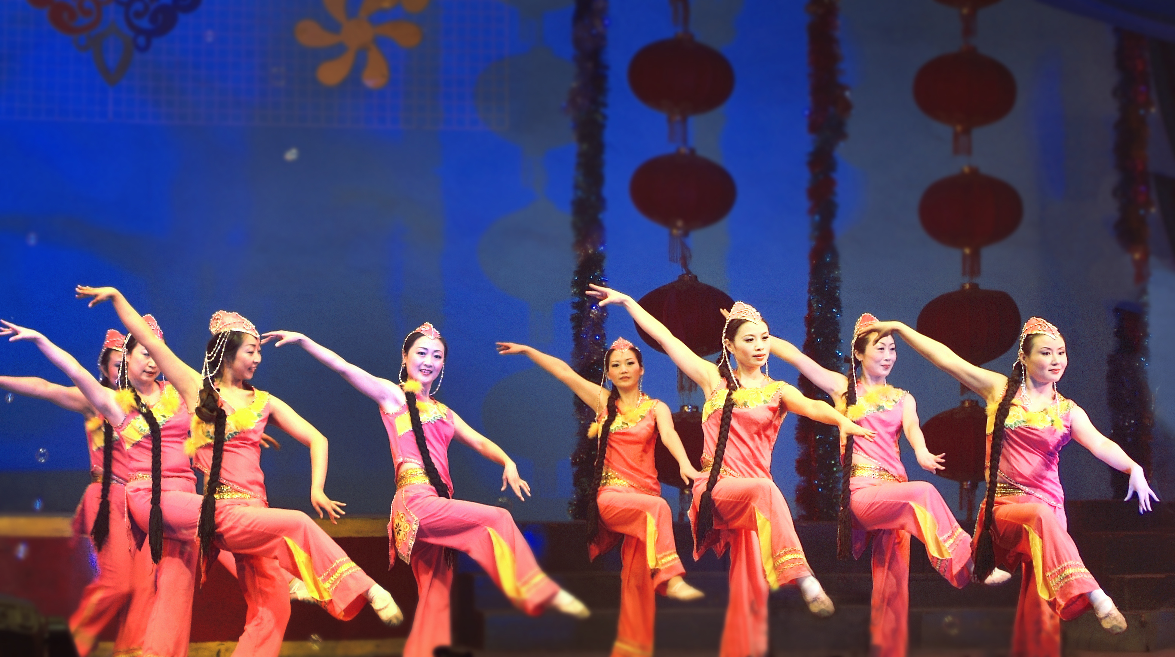 一座有光影又有历史的老厂――四川长征制药厂