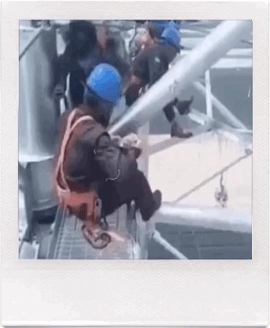 外国人震撼中国9小时建火车站,9个小时建一座火车站