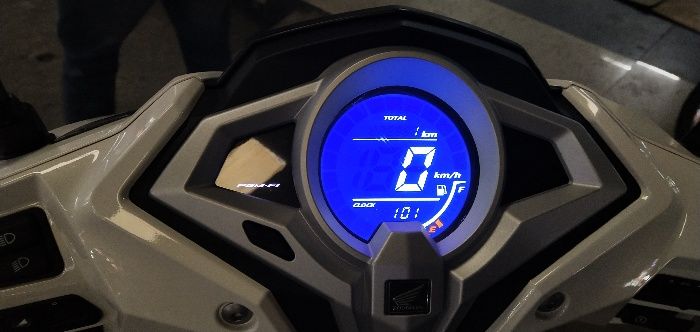 本田ncr125踏板对比本田裂行,本田裂行125踏板长宽高