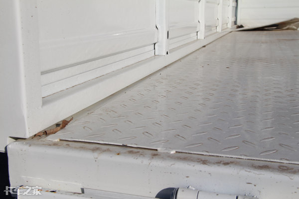 2.1米地库能下2.16米高的车吗,2.0排量汽油微卡