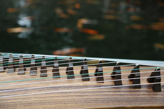 泓音古筝和敦煌哪个好,宏声古筝和敦煌