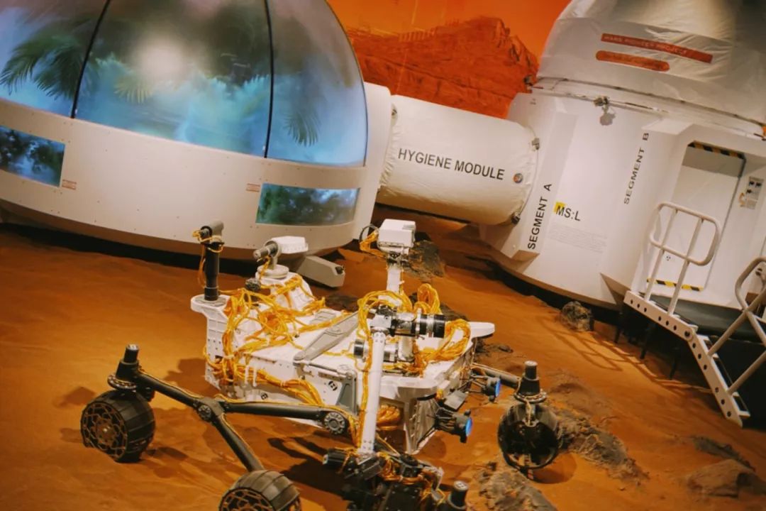 想逛街想出去转转,想逛街但又没钱