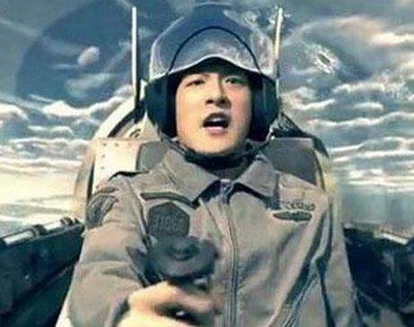 《五光十色》脱下品如衣服的爱莉和走边边的紫菱(一本正经搞笑)