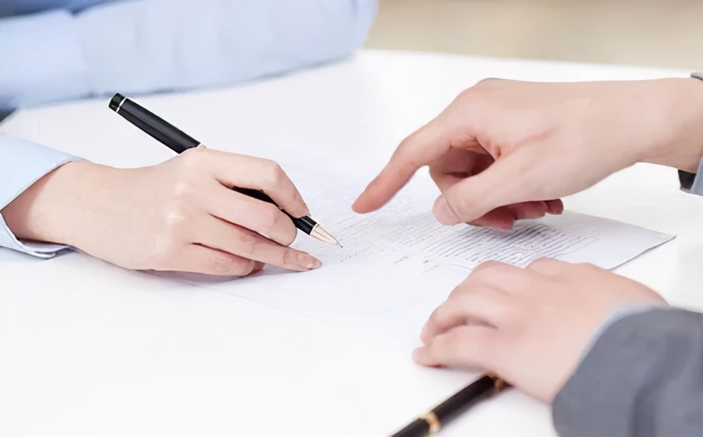 装修合同先交钱靠谱不,装修合同常识大全