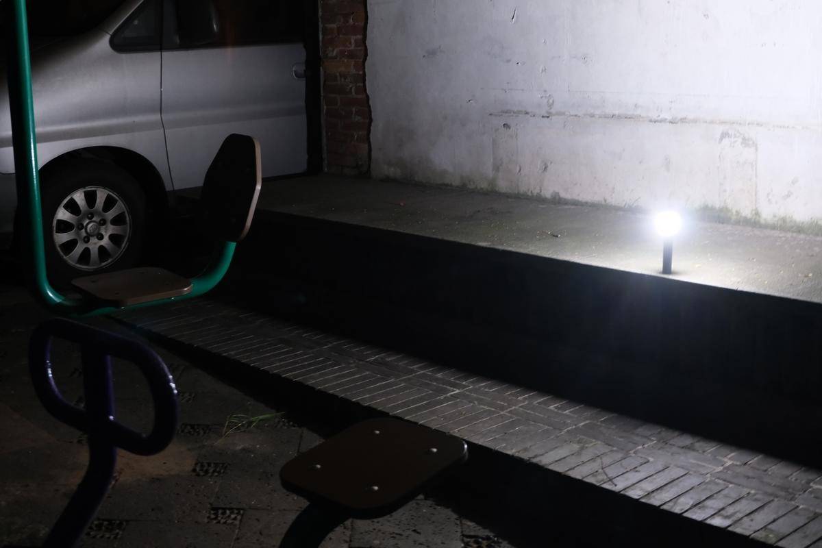 zmi随身强光手电筒充电宝,mini强光手电筒