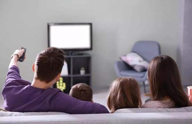 2岁宝宝受惊吓后，婆婆的操作获医生夸赞，让儿媳心服口服