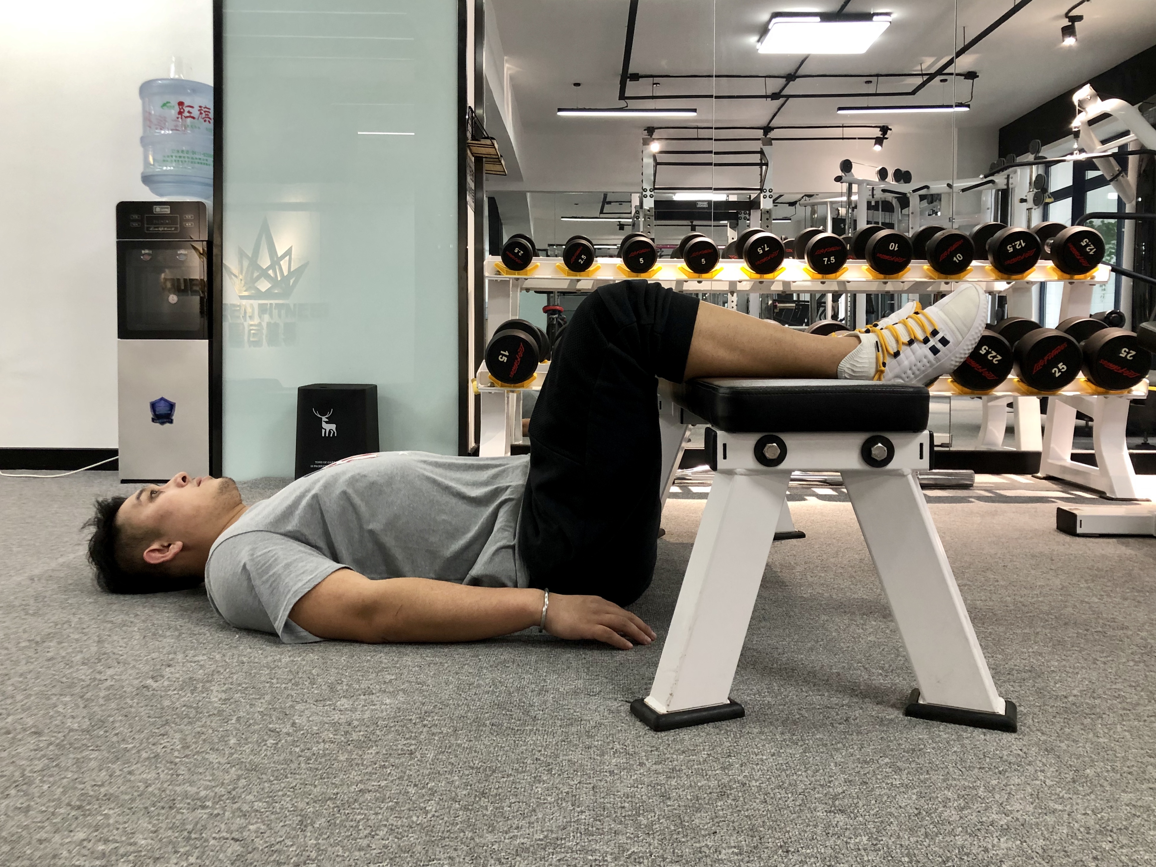 久坐腰痛是躺好还是运动好,腰痛不要久坐久躺