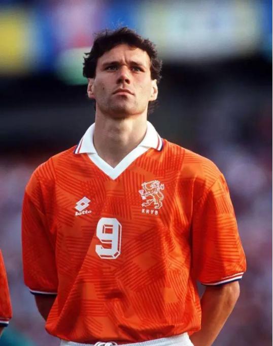 荷兰三剑客时期11号球员,荷兰三剑客左边锋
