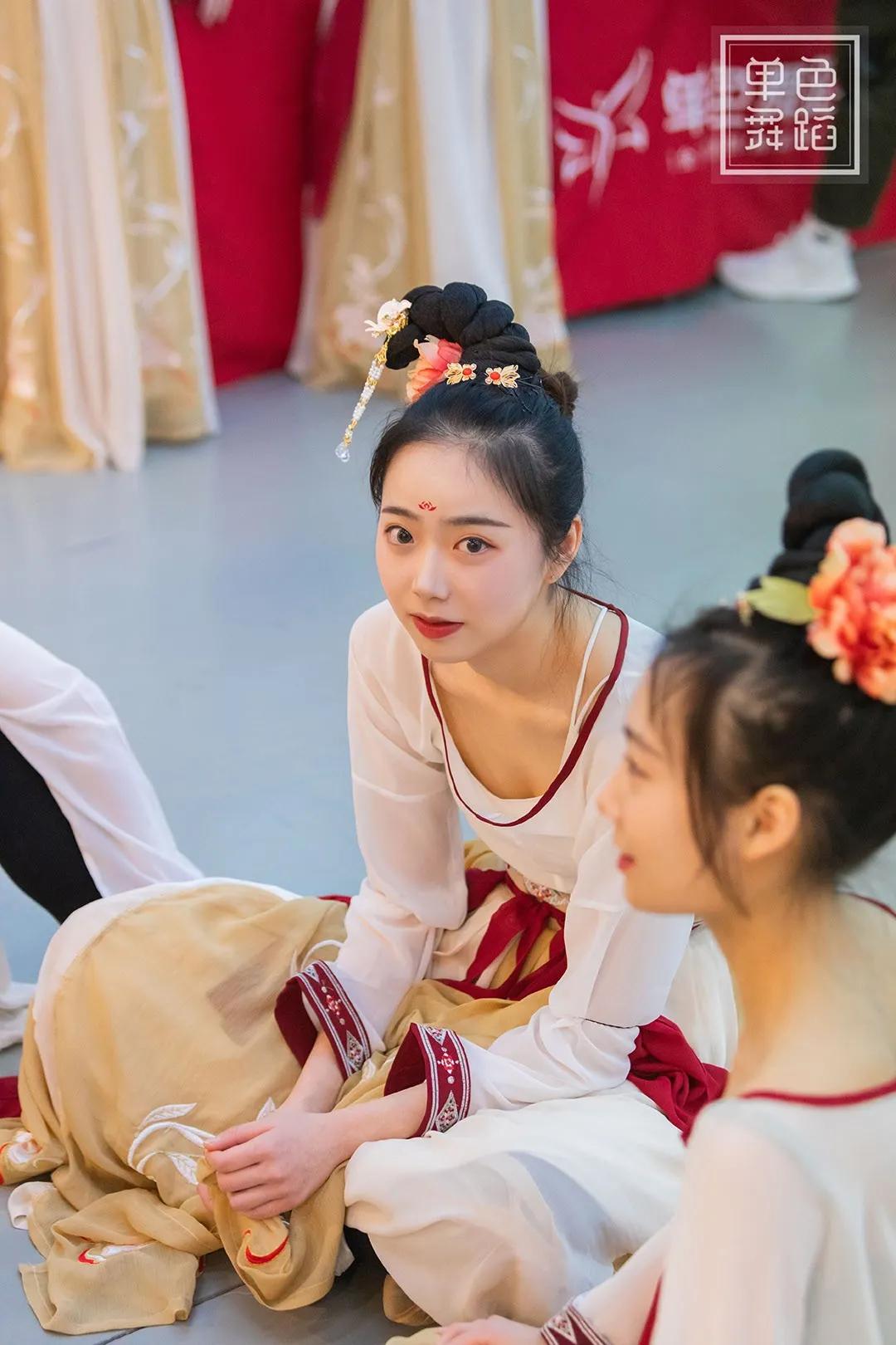 学舞蹈女孩真的很美,学舞蹈的女生究竟能美到什么程度