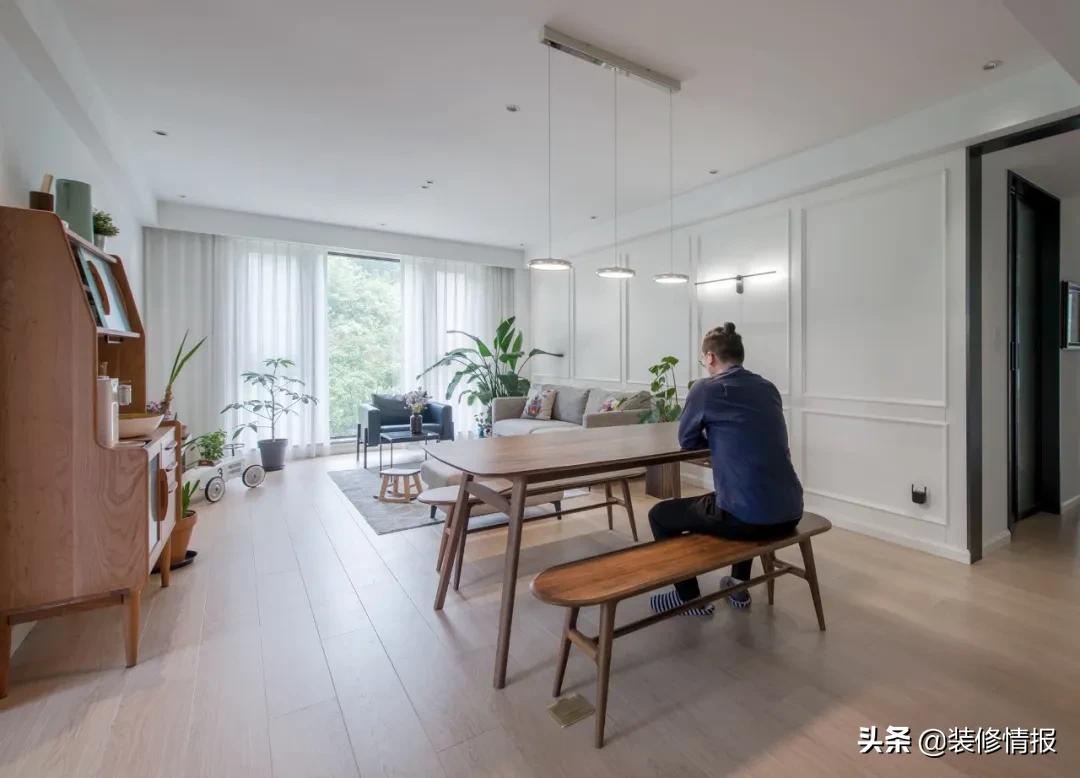 餐厅摆实木餐桌椅，用餐氛围精致情趣，生活过得有仪式！