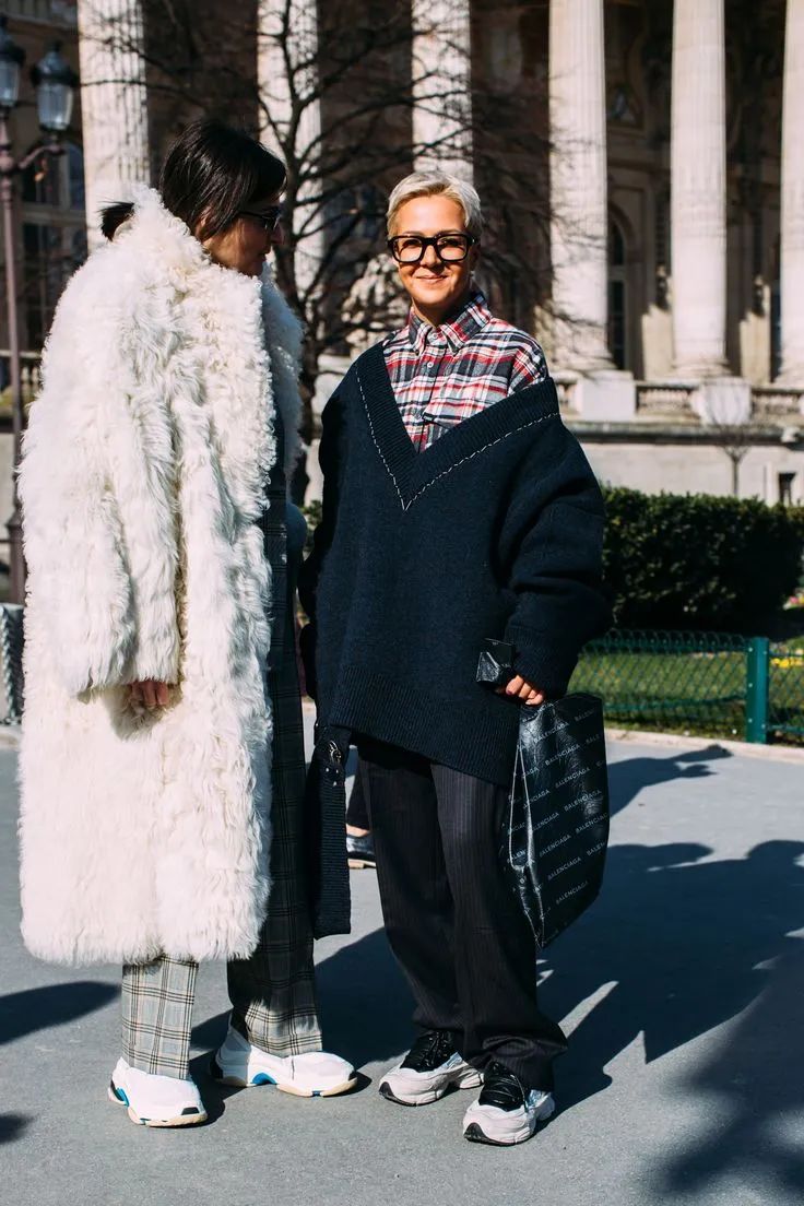 方领v领哪个更显瘦,超显瘦修身v领羊绒长款毛衣