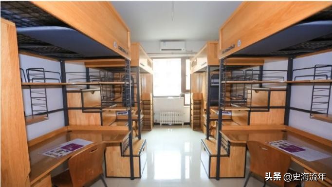 清华大学的学生宿舍，窗明几净，温馨可人！有的网友又酸了