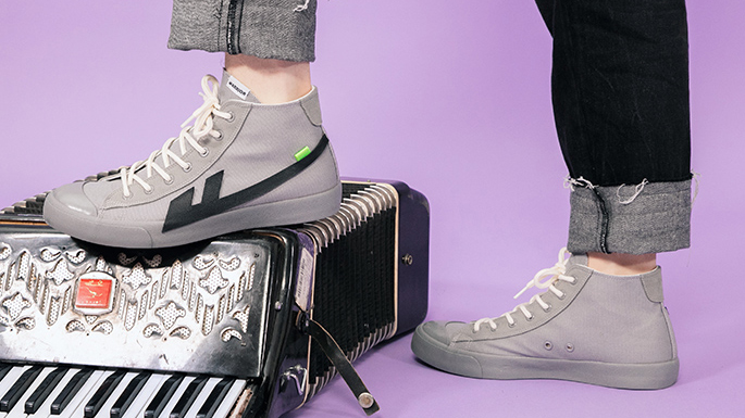 开车千万别穿这6款鞋子,开车应该穿软底鞋还是硬一点的鞋