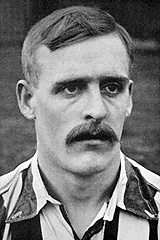 足球转会十大天价,足球转会费段子