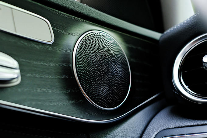 奔驰c级180落地多少钱,豪华奔驰180