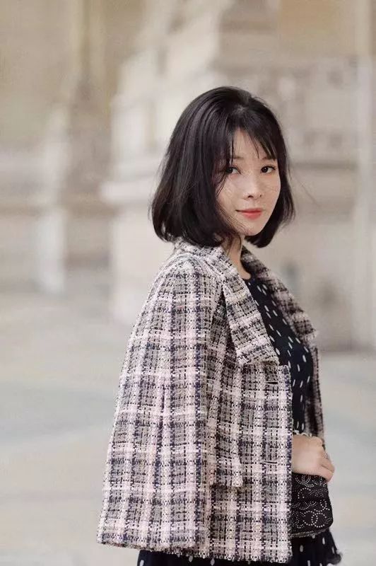 世上有两种白皮肤让你沉醉，一种是袁珊珊一种是你......