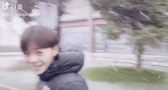 小到中国足球，大到中国体育，太需要王霜这款偶像运动员了