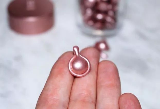 细纹已经开始向你宣战！赶紧pick好你的第一瓶抗初老产品