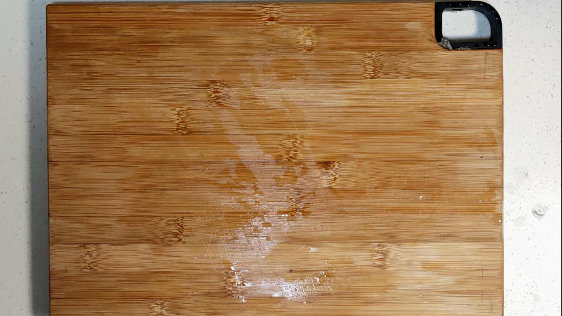 23年一级大厨分享鱼去鳞妙招，1个塑料袋，鱼鳞不飞溅不粘案板