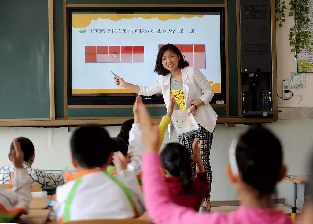 这200多项证明以后都不用交了！办事更省事儿中国政府网