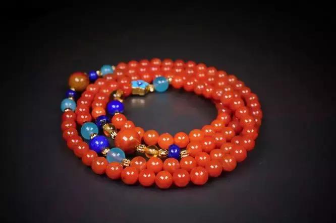 男士戴什么水晶手串最好,男人成年了一般戴什么串