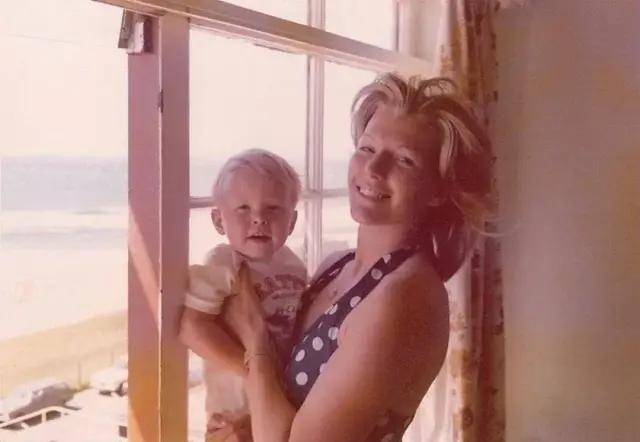 净身出户把财产转移到父母账户上,净身出户财产归孩子