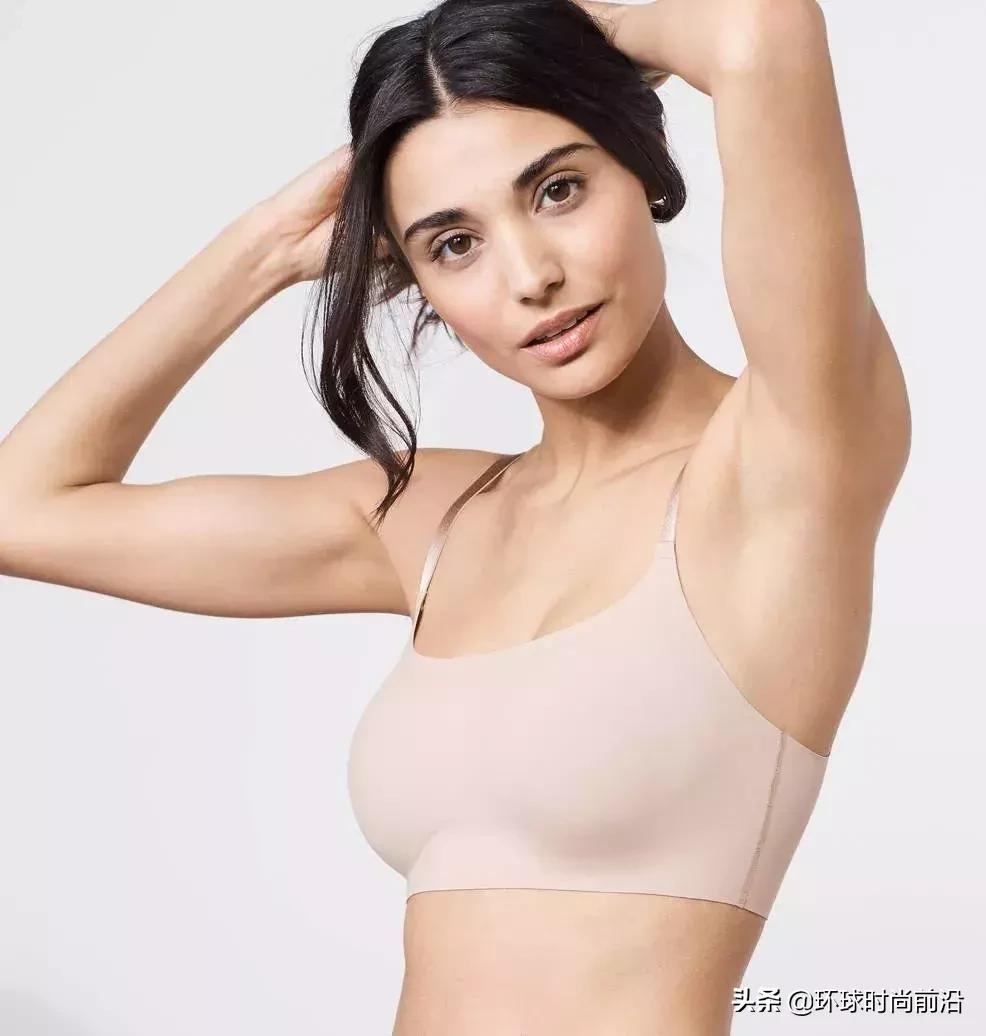 穿衣自由？雪莉不穿内衣被热议，你站雪莉还是内衣