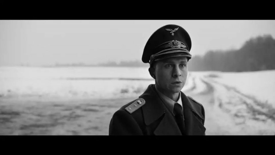 冒牌上尉电影观后感,冒牌上尉电影深度解析